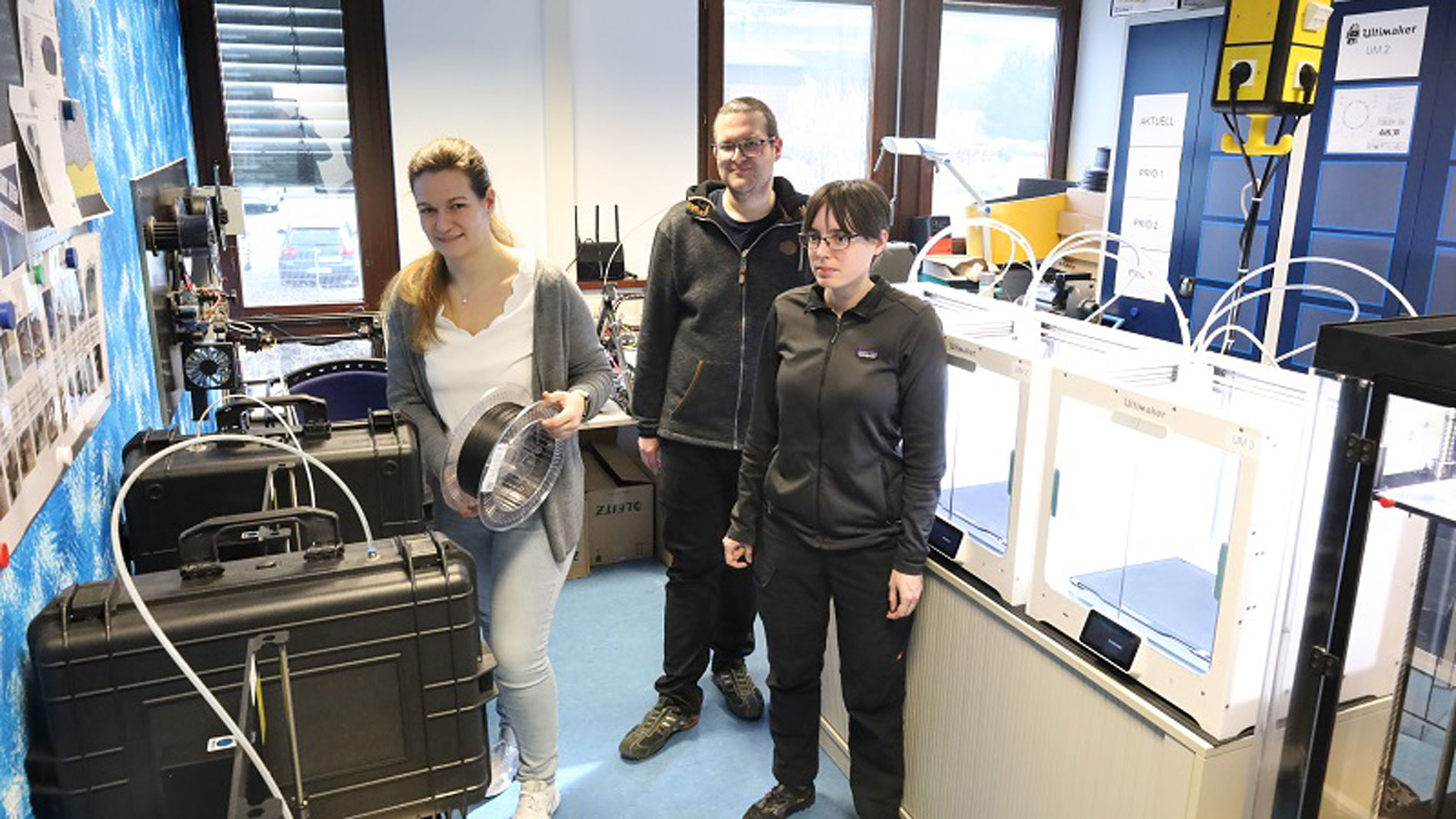 Lena Glöckler, Manuel Mozer und Alena Dehm (v. l.) in der Tec-Farm von Andritz Kaiser. Bild: Thomas Masuch