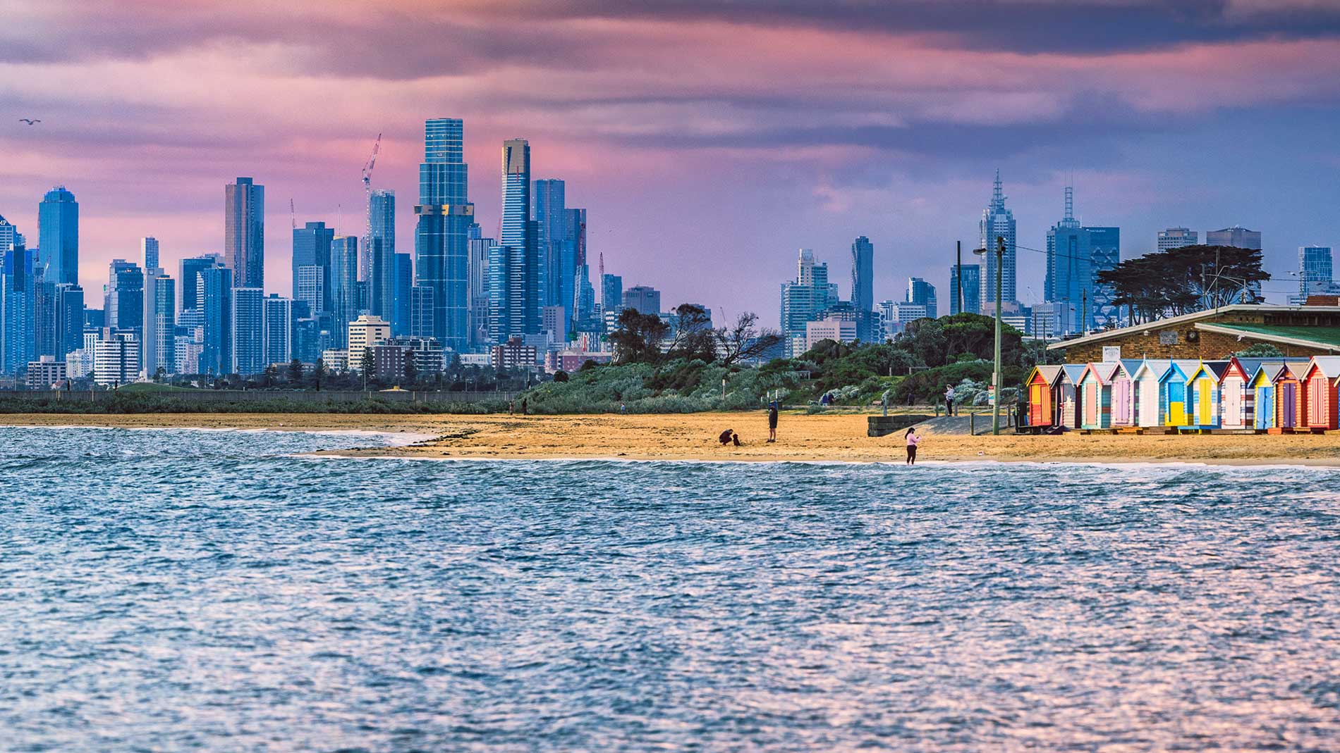 From the office to the beach: Melbourne combines excellent business opportunities with a high quality of life. Image: iStock – Jose Gomez Photography