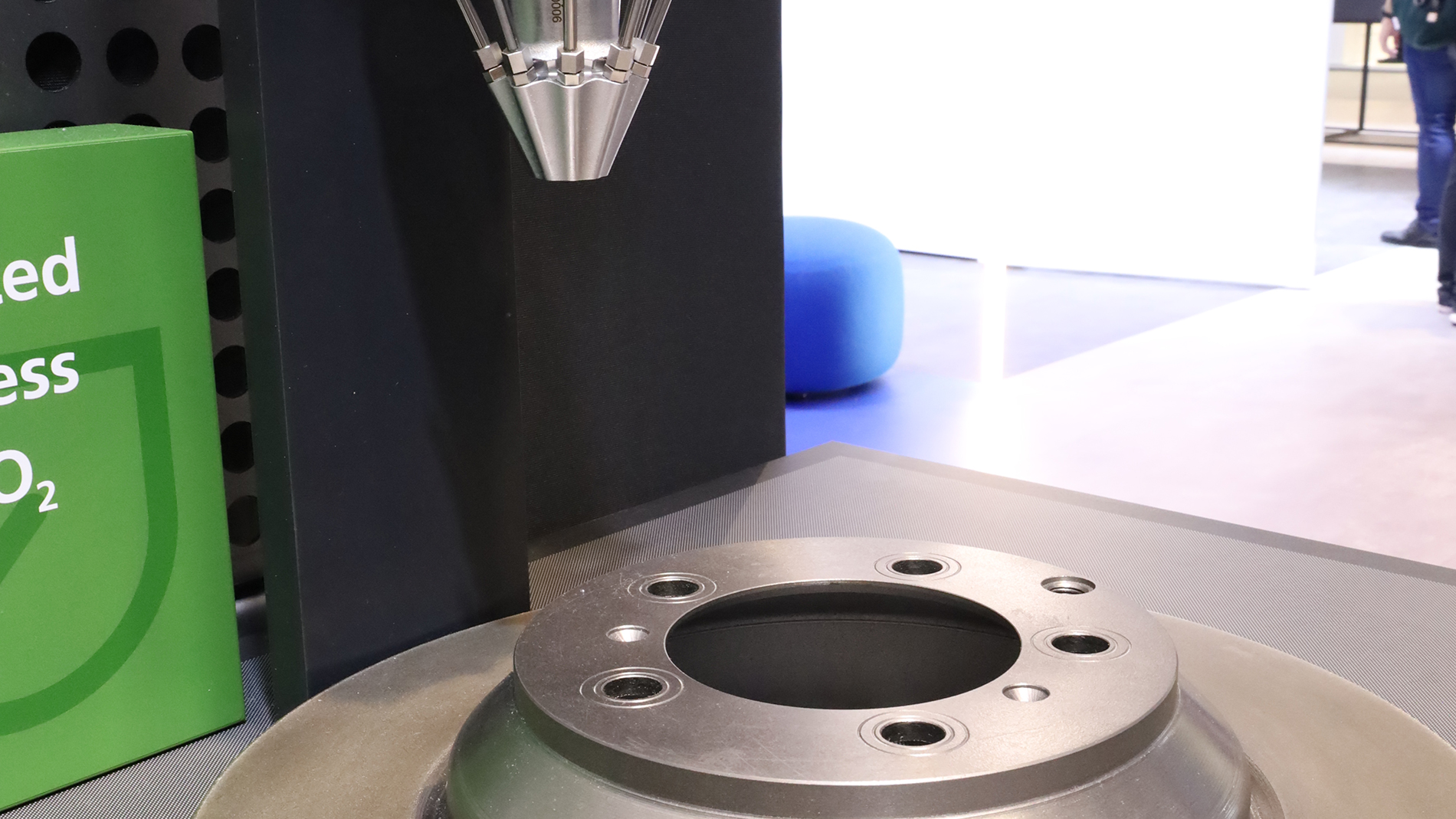 Medical technology is one of the key drivers of innovation in additive manufacturing. The topic of brake disk coating was also very prominent at Formnext. Images: Mesago (5); Thomas Masuch (1)