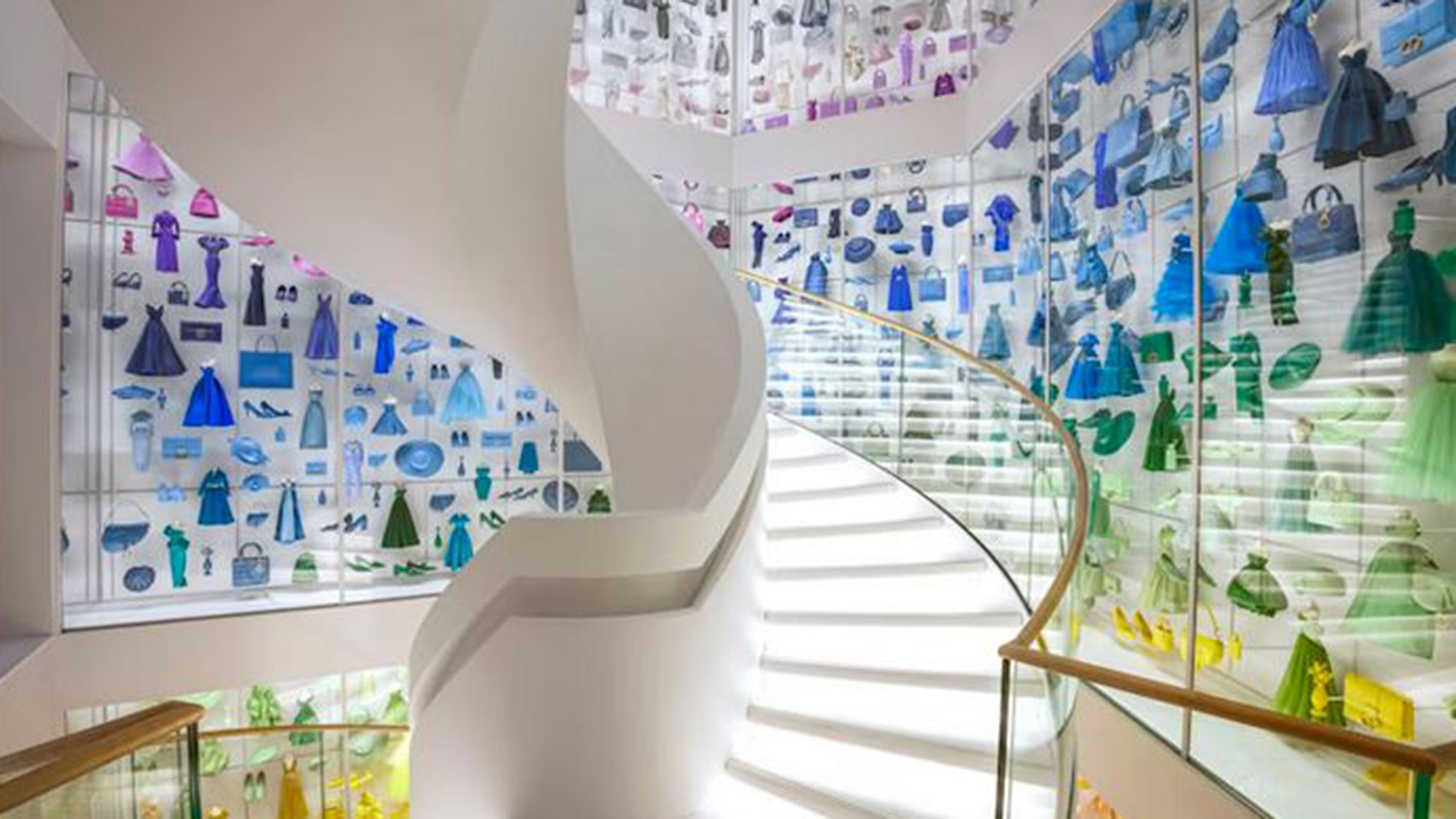 Ausgefallene 3D-gedruckte Interior-Lösungen: Store von Tiffany & Co im Flughafen von Singapur und Dior Galerie in Paris. Bilder: Tiffany, Dior / Kristen Pelou