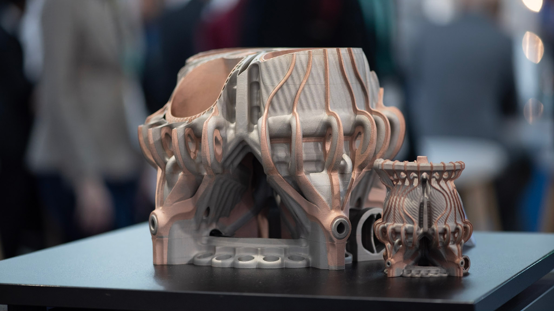 New materials are leading to an increasing number of applications. At Formnext, more and more multi-material printing applications were on display. Images: Mesago