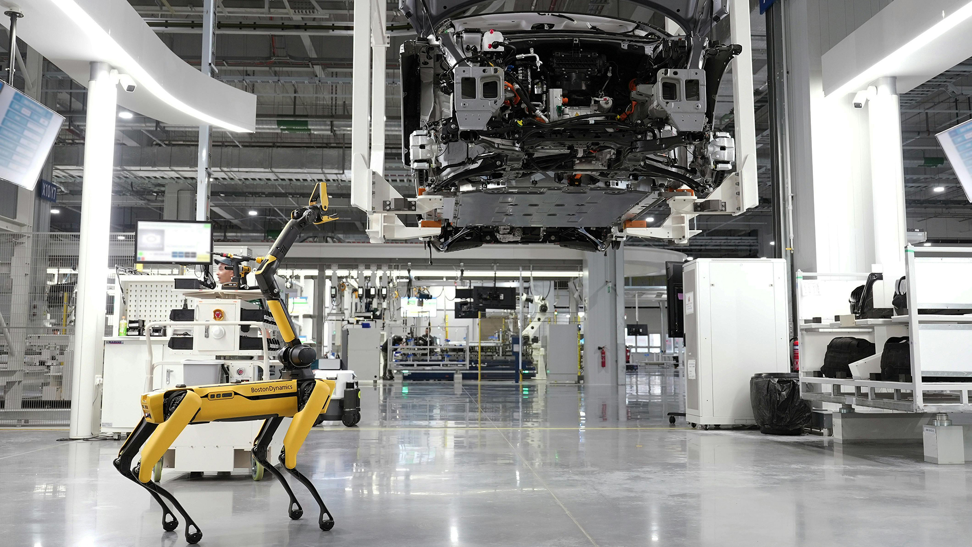 Boston Dynamics Robot in a car factory. Image: Hyundai Motor Group