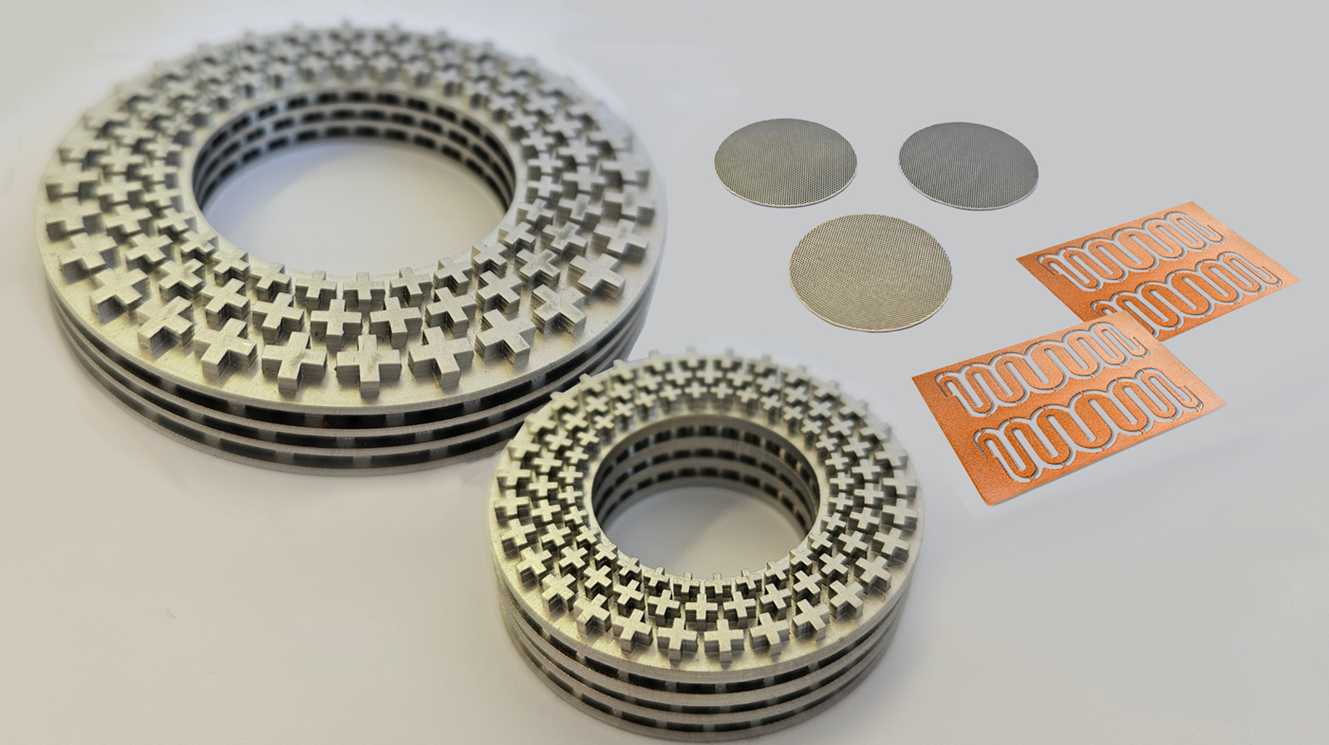 Additively screen-printed metal parts from steel and copper. Image: Exentis