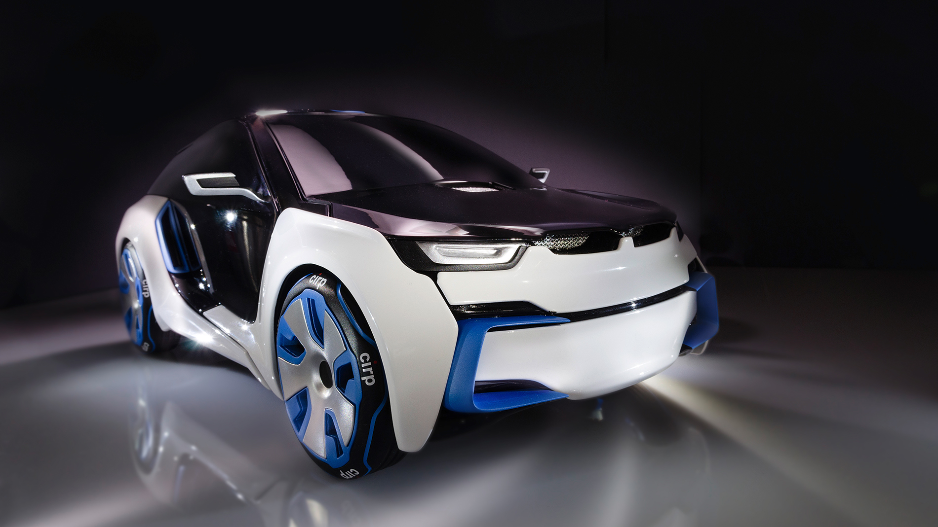 Ein mit Stereolithographie gefertigtes und veredeltes Designmodell eines Elektrofahrzeugs im Maßstab 1:10. Das Design stammt von Christian Baumann. Bild: Cirp