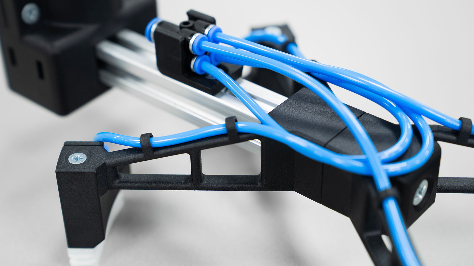 The 3D-printed robot gripper enables greater overall efficiency in the production process. Images: Protiq