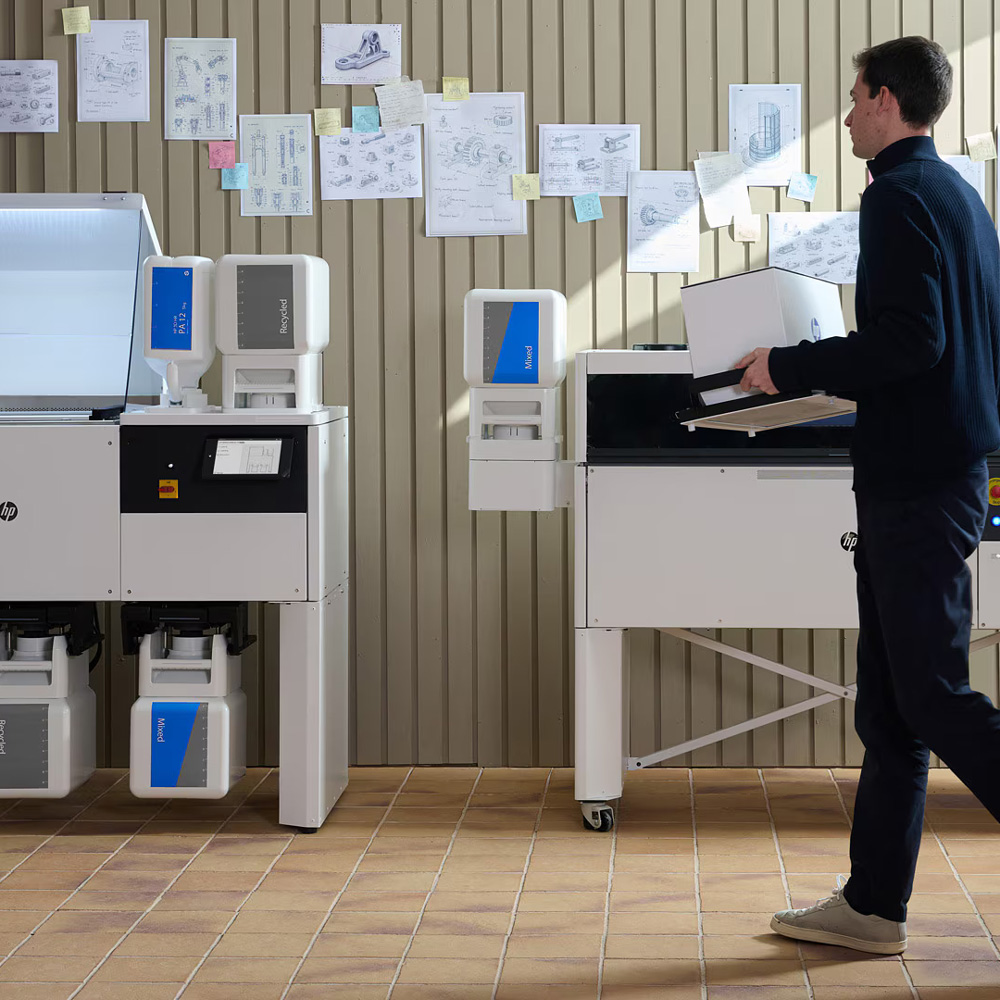 HP-MJF-1200-in-office-setting-c