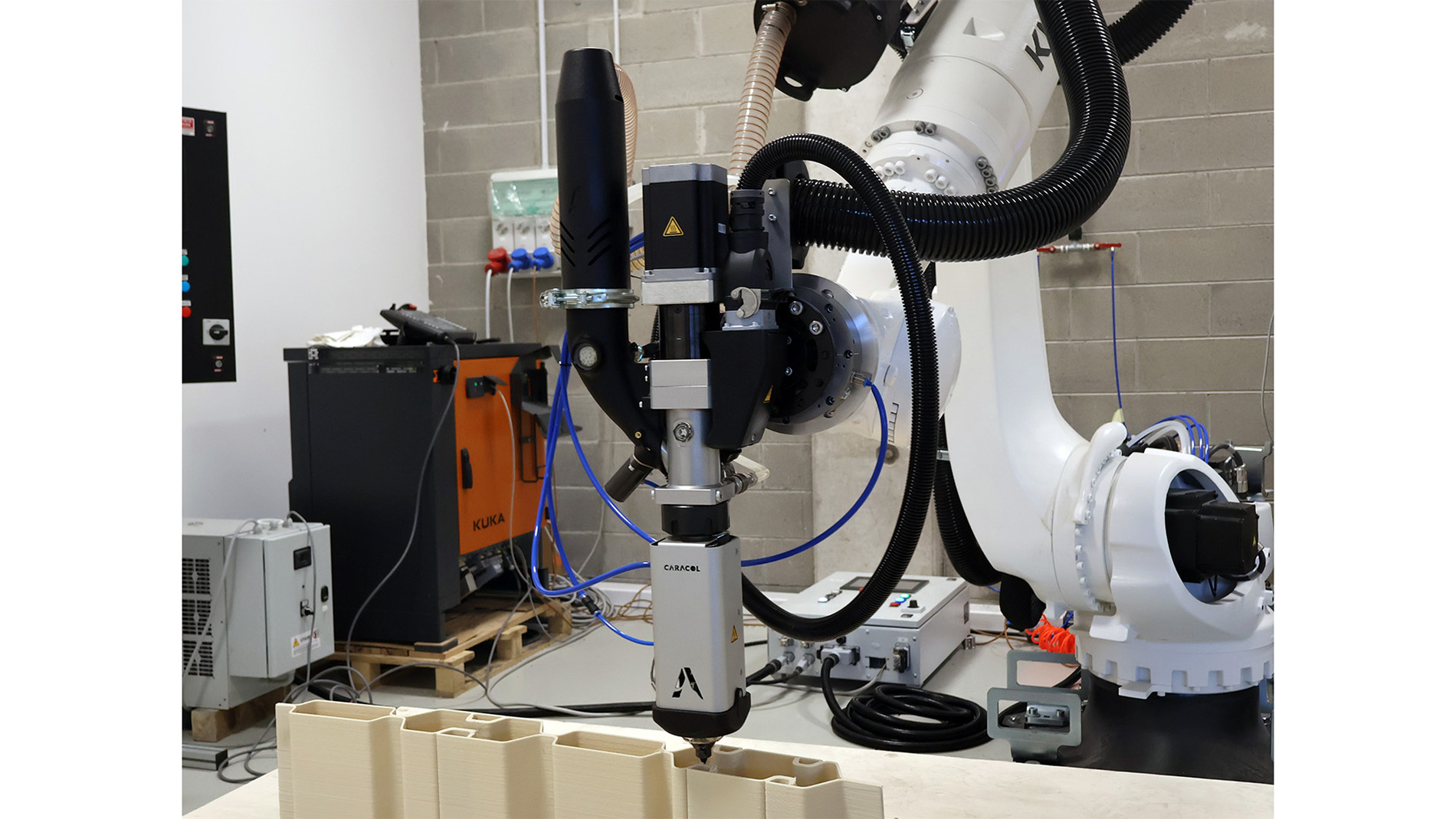 The HA-Extruder in operation. Images: Caracol