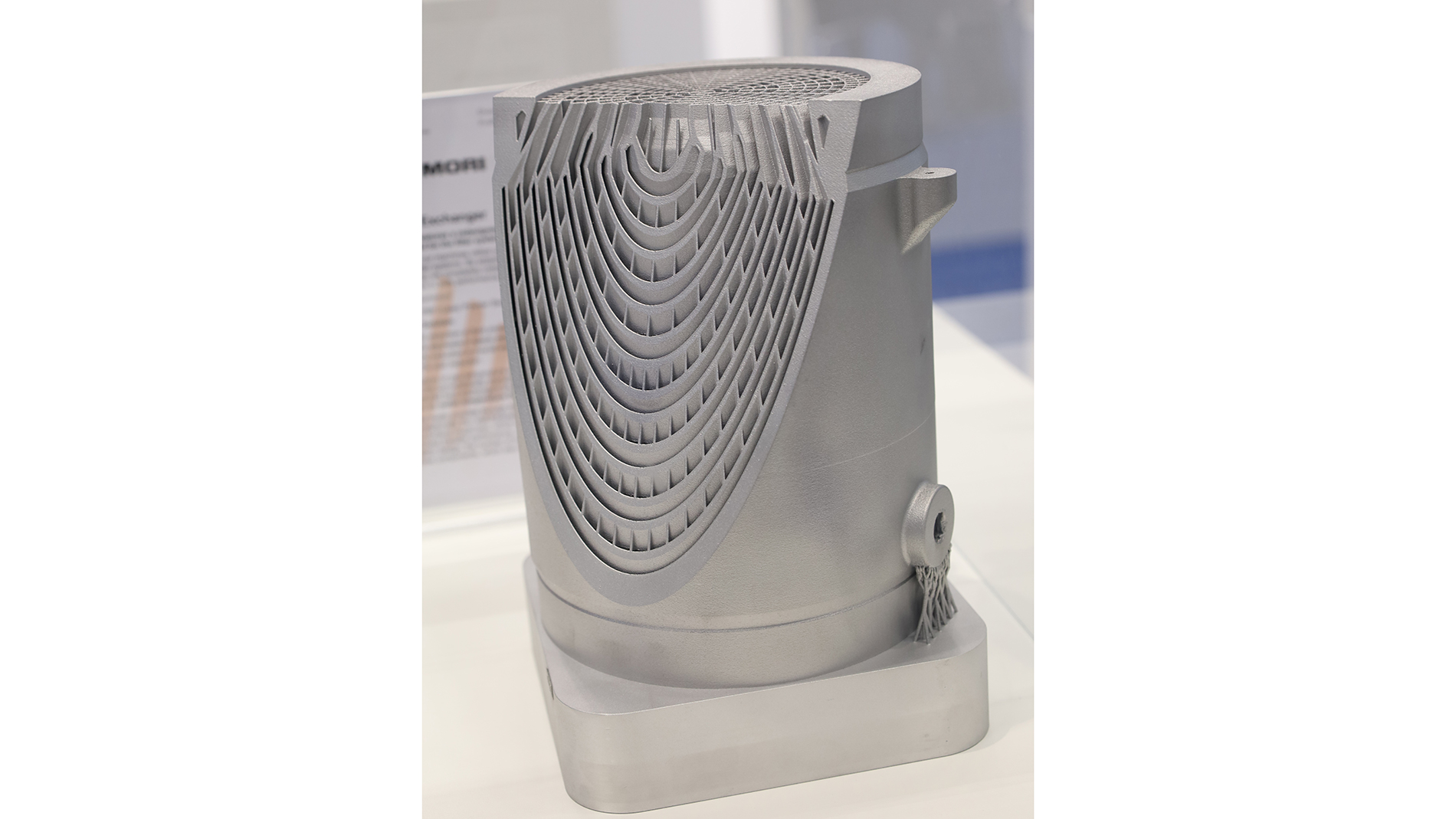 Heat exchangers were on display at numerous stands. Here is an example from DMG Mori. Image: Thomas Masuch