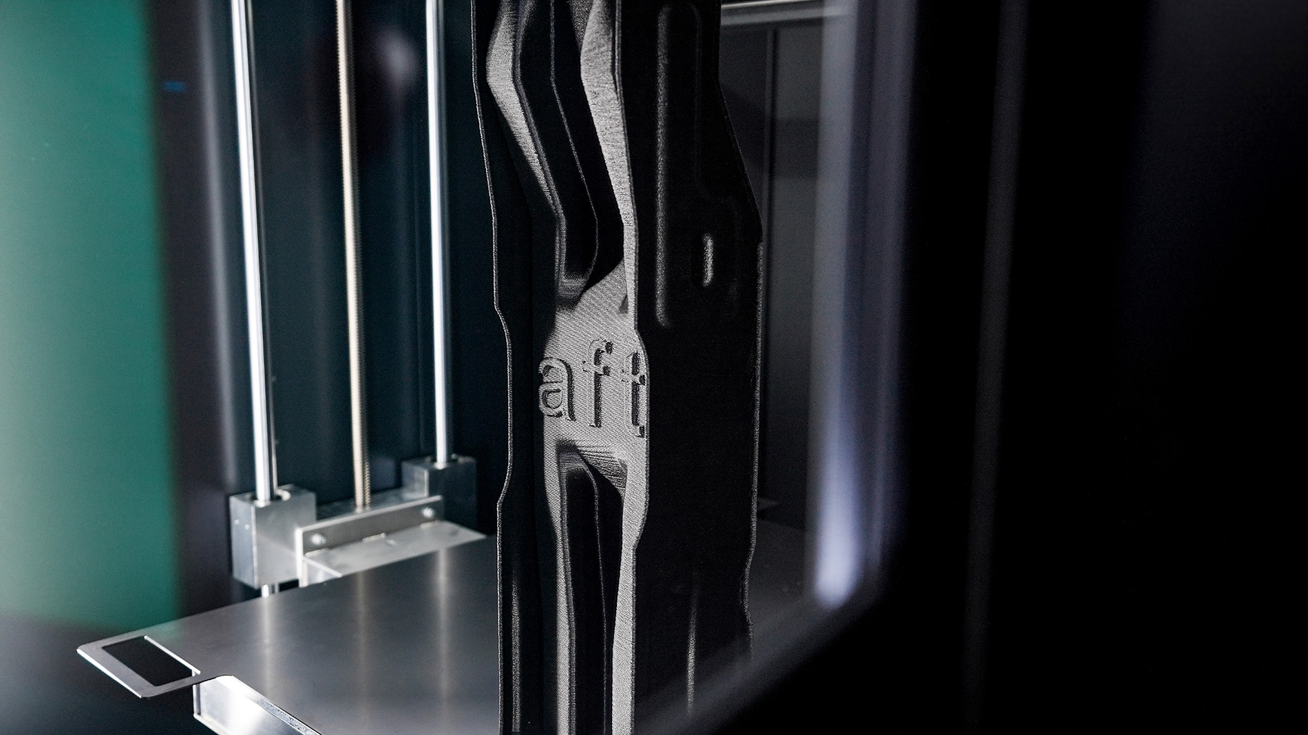 A pellet 3D printing system was developed to 3D-print a metre-high structural component for the Tier 1 supplier AFT Automotive. Image: Liqtra